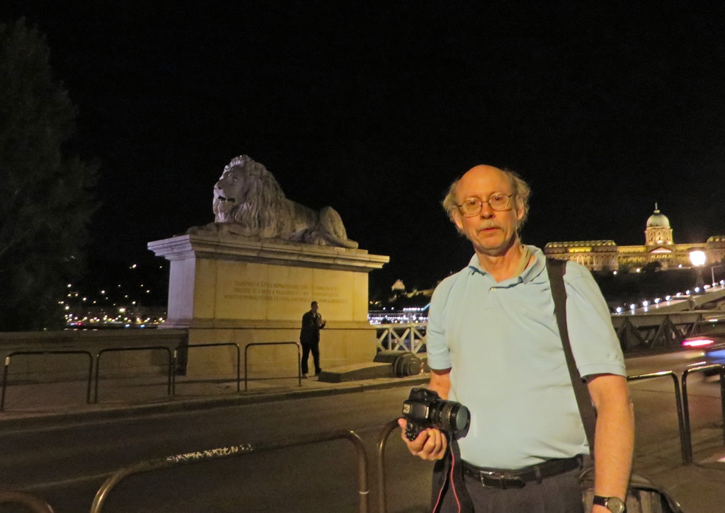 Bob with Lion and Buda Castle